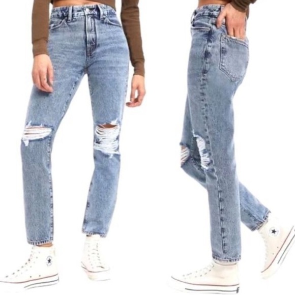 Good American Light Blue High Rise Jeans - Picture 10 of 10